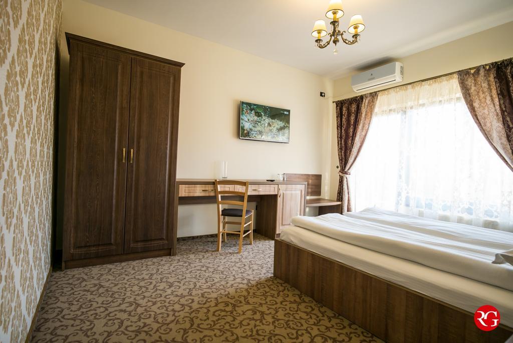 Pensiunea Royal Spa Piatra Neamţ Zewnętrze zdjęcie